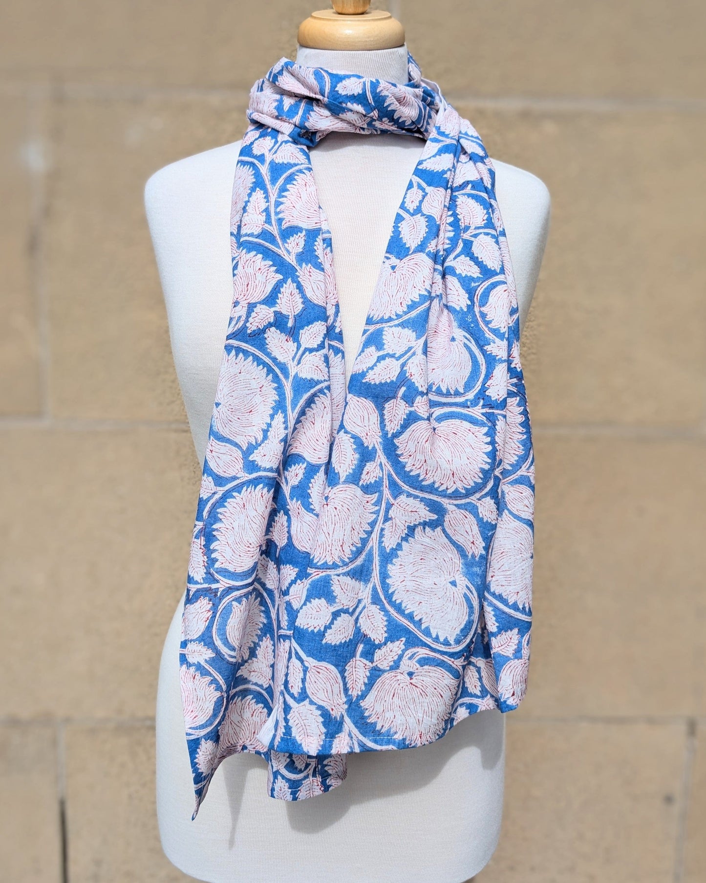 precious sparkle Accessories Blue & Red Sketch Flower Block Print Scarf