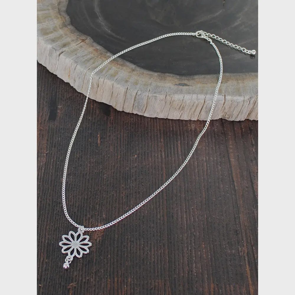 Suzie Blue Jewellery Suzie Blue Simple Chain Necklace Flower Pendant