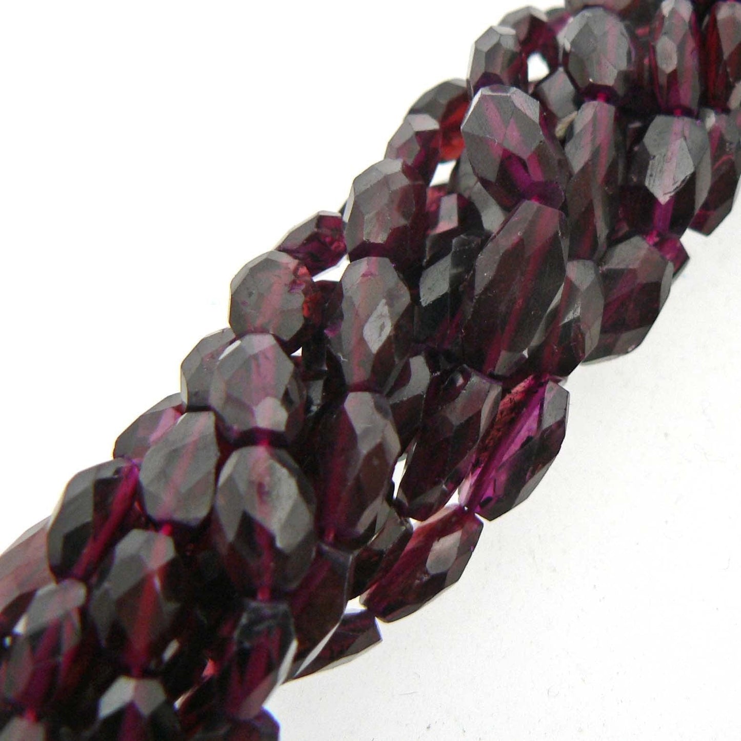 precious sparkle Garnet Faceted Oval Beads 15