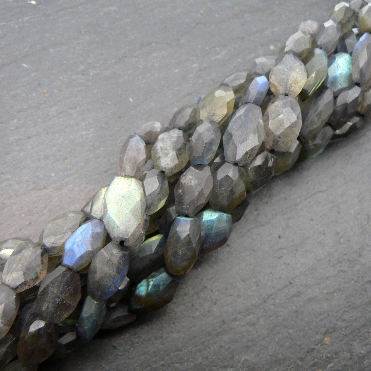 precious sparkle Labradorite Faceted Oval Beads 15