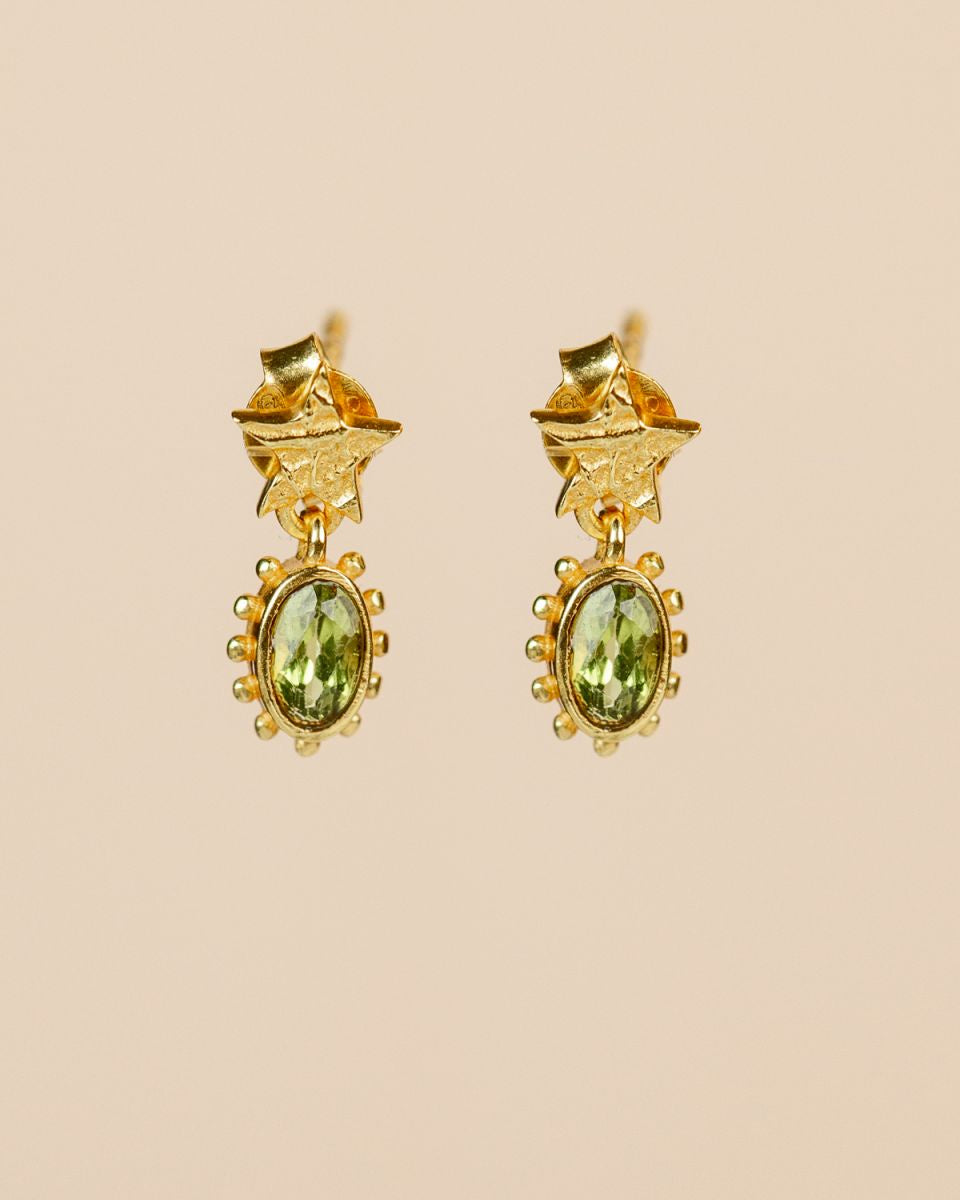 muja juma Crux Peridot Stud Earring