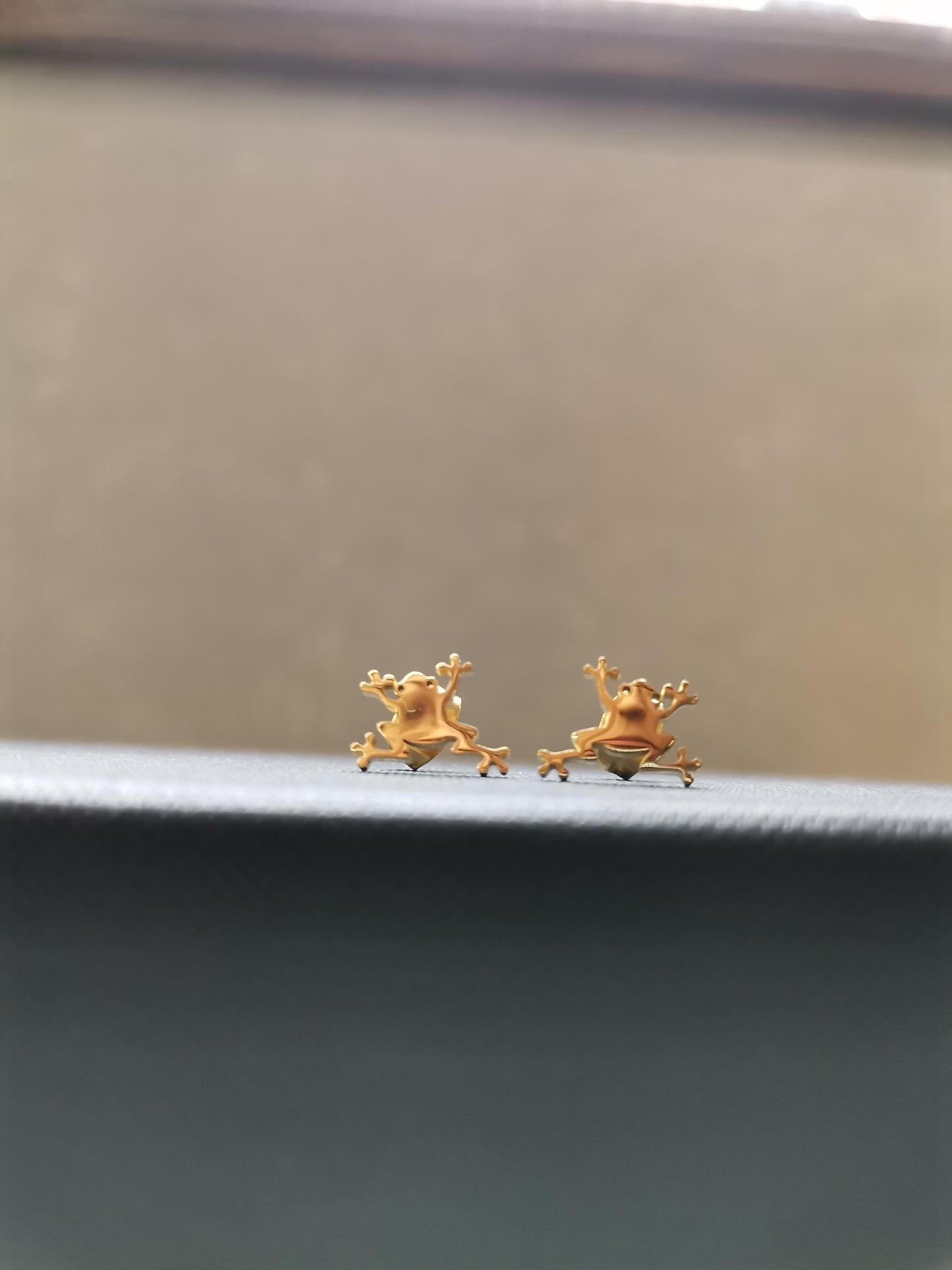 Frog Stud Earrings Gold