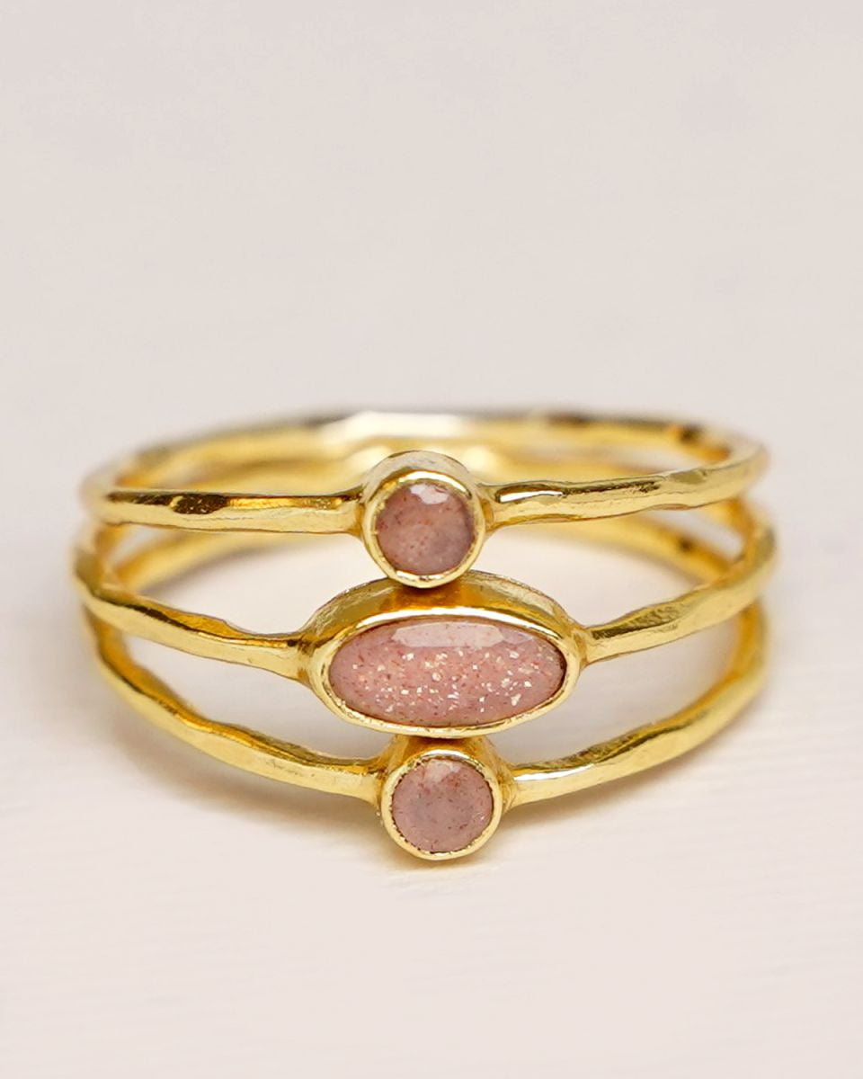 muja juma Triple Band Peach Moonstone Ring