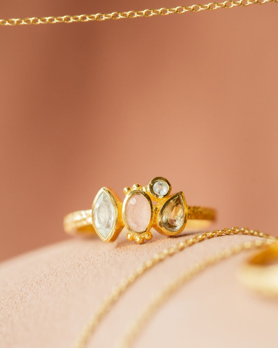 muja juma Saada Peach Moonstone Ring