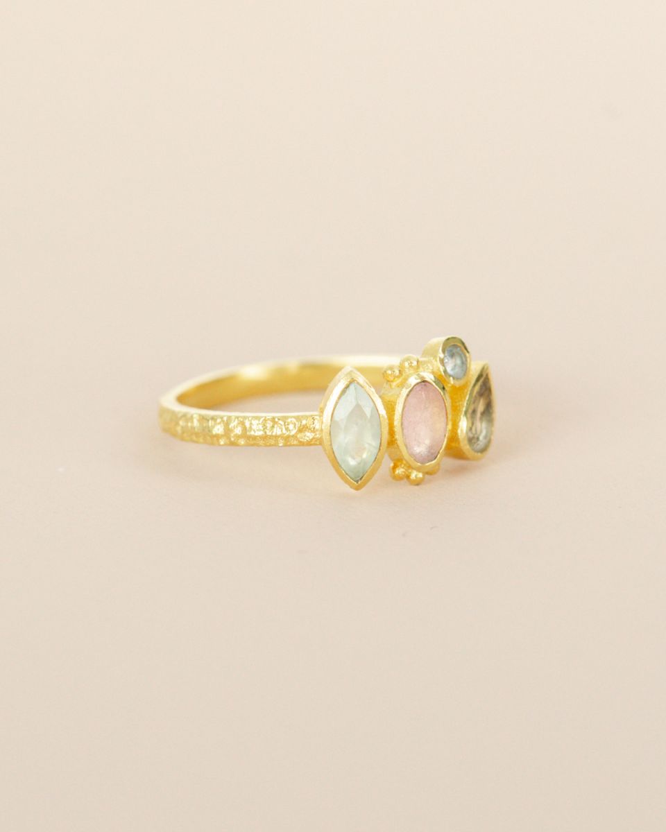 muja juma Saada Peach Moonstone Ring - Precious Sparkle