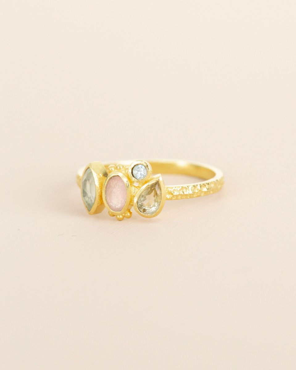 muja juma Saada Peach Moonstone Ring - Precious Sparkle