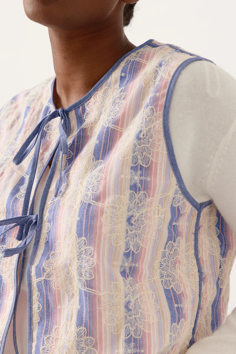 Artlove Lysarene Embroidered Vest - Precious Sparkle