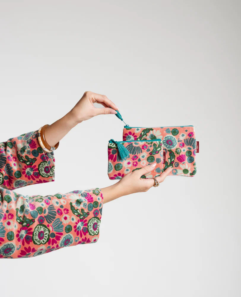 Les Touristes Medium Pouch Velvet Molly Coral