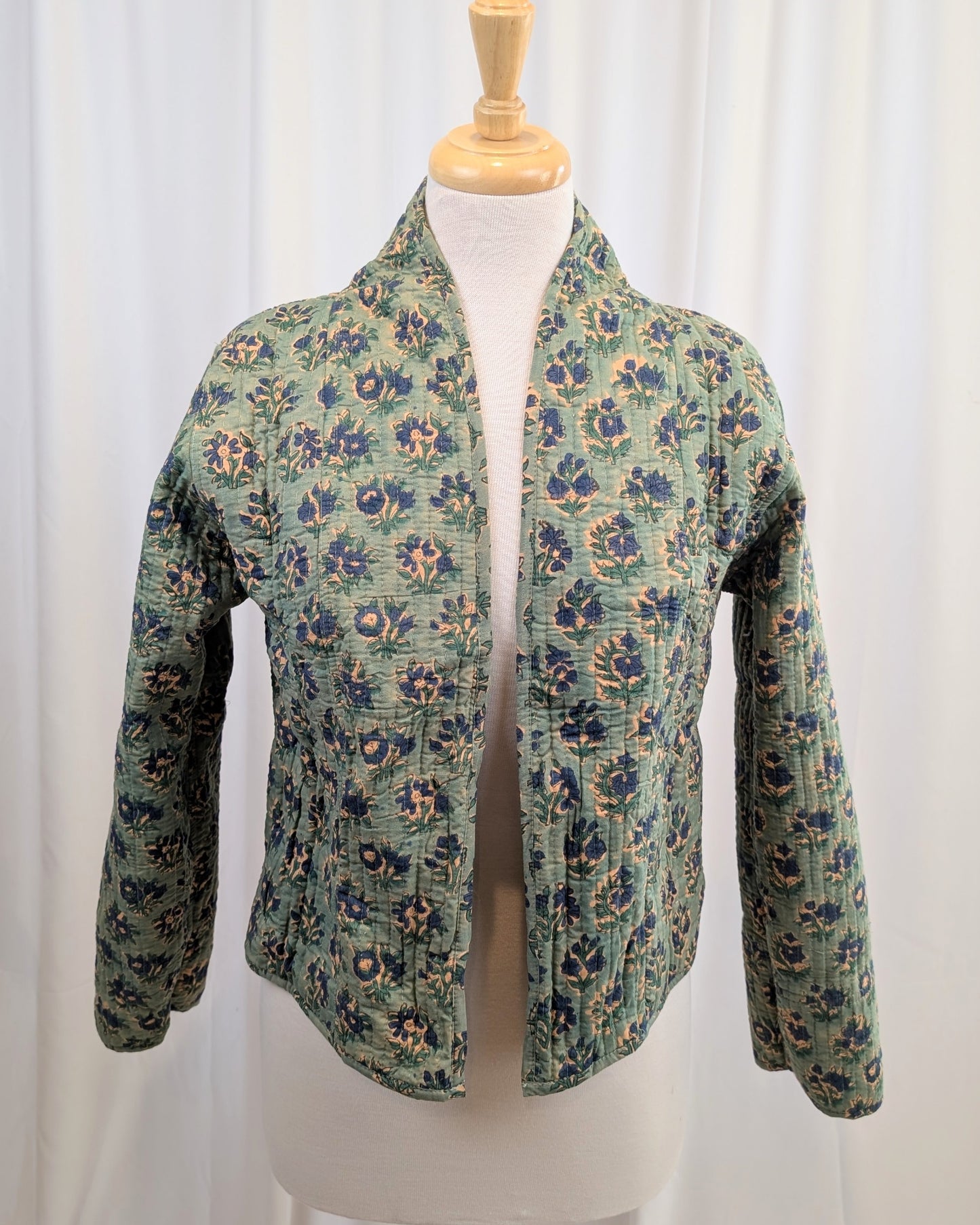 Twinflower Reversible Quilted Kimono Jacket in Aqua Floral Block Print - Precious Sparkle