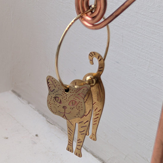 Atelier Piou Piou Jewellery Cat Hanging 3D Earrings Gold