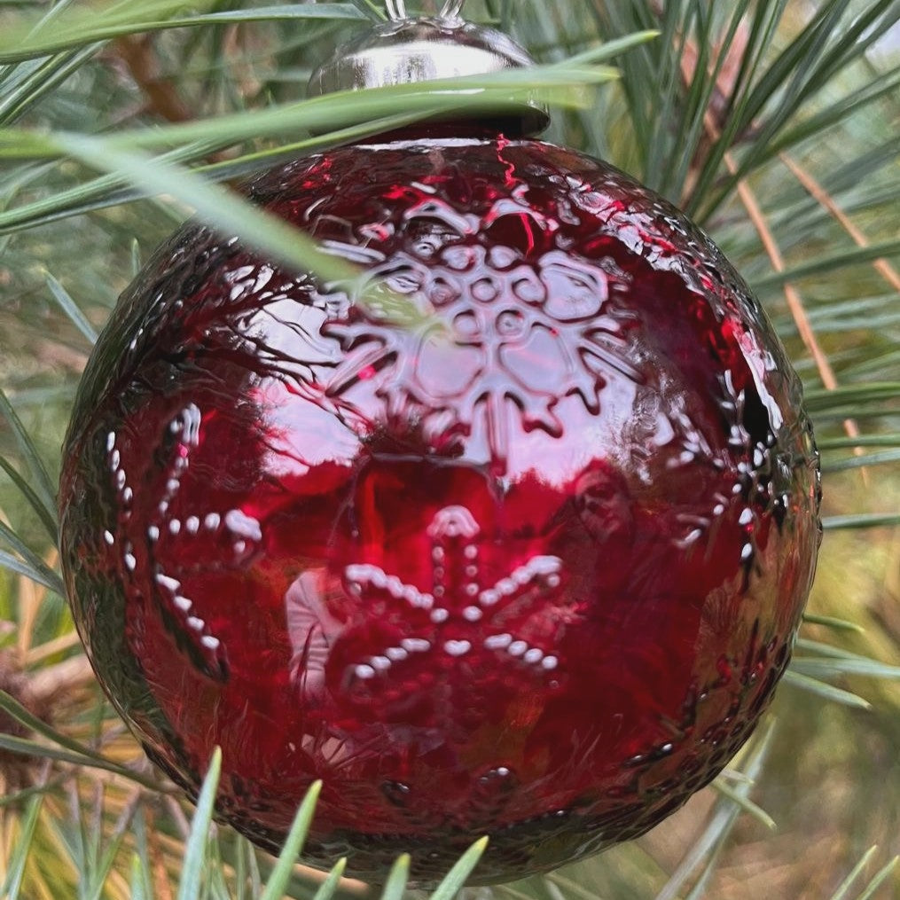 Jarapa Glass Snowflake Bauble Red