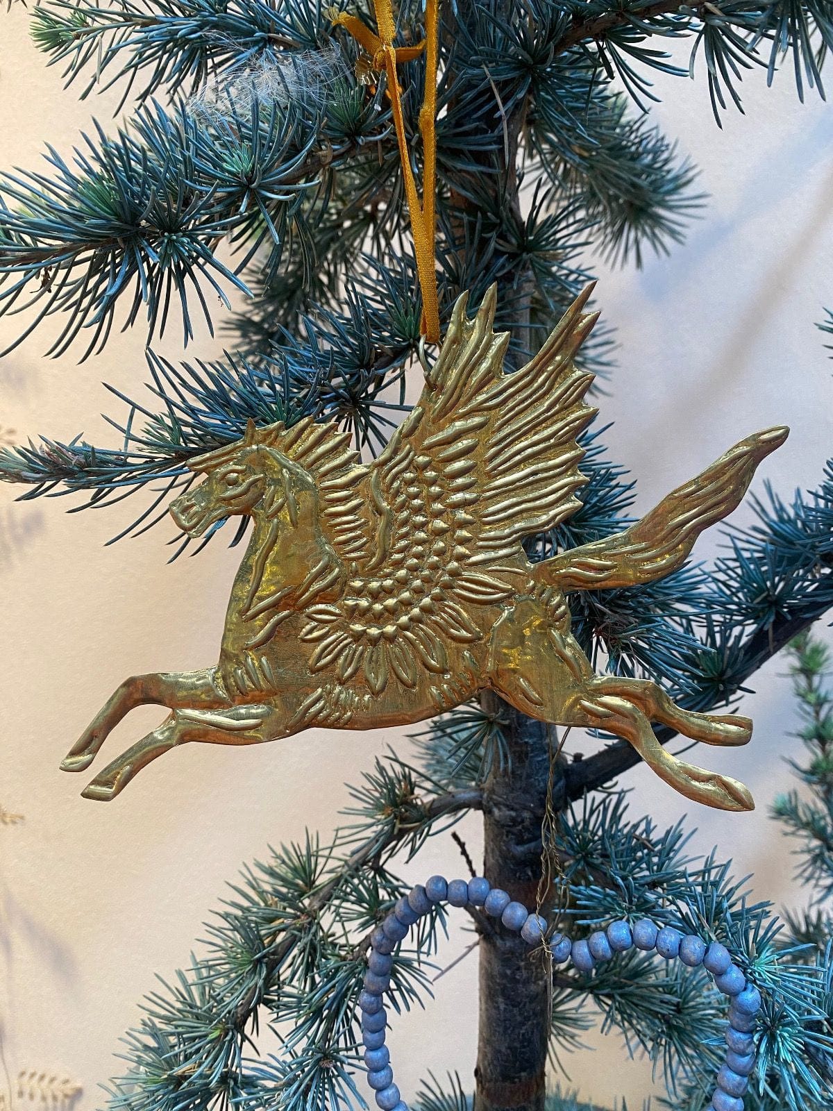 De Weldaad Homewares Flying Horse Gold Metal Ornament