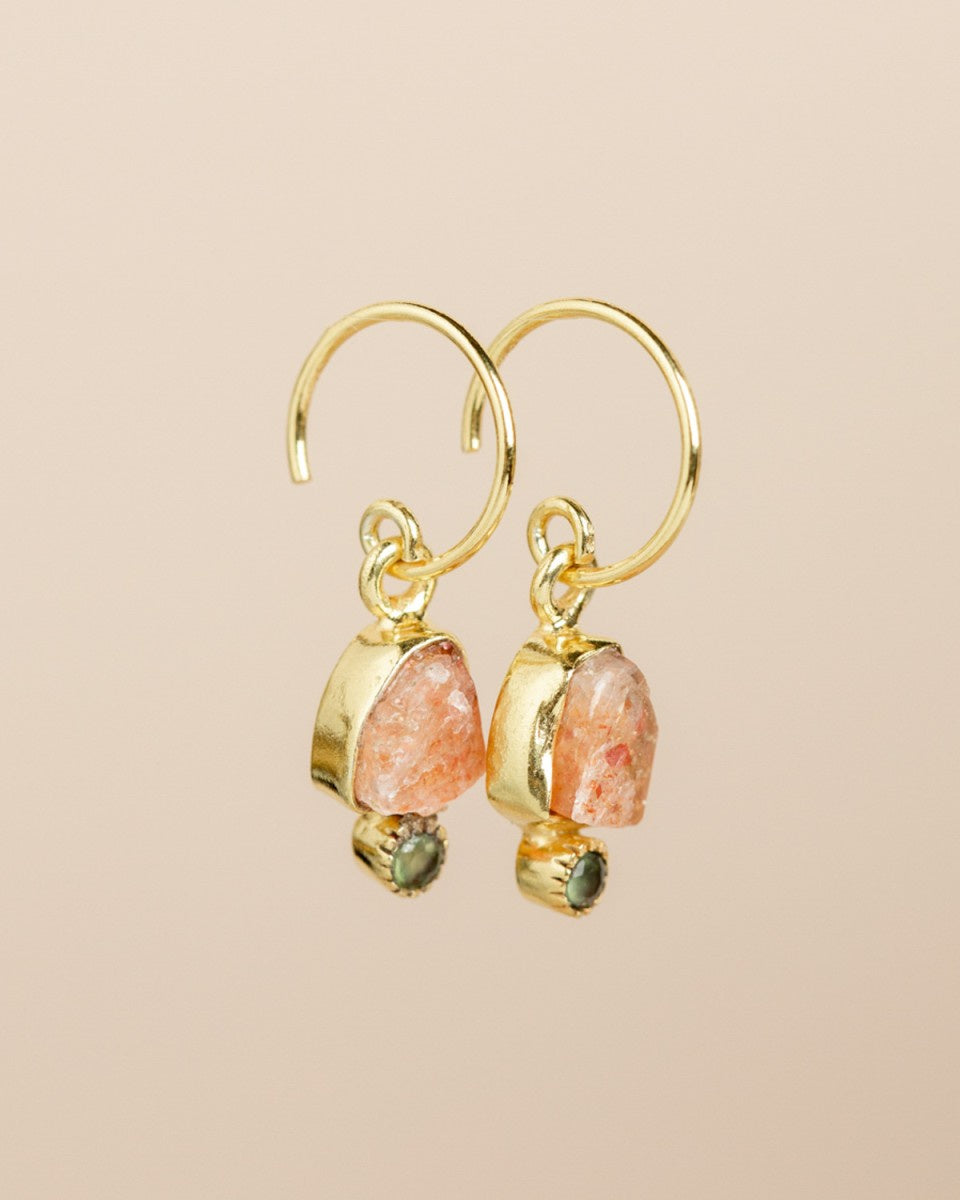 muja juma Mazarine Gold Earrings Peach Moonstone - Precious Sparkle