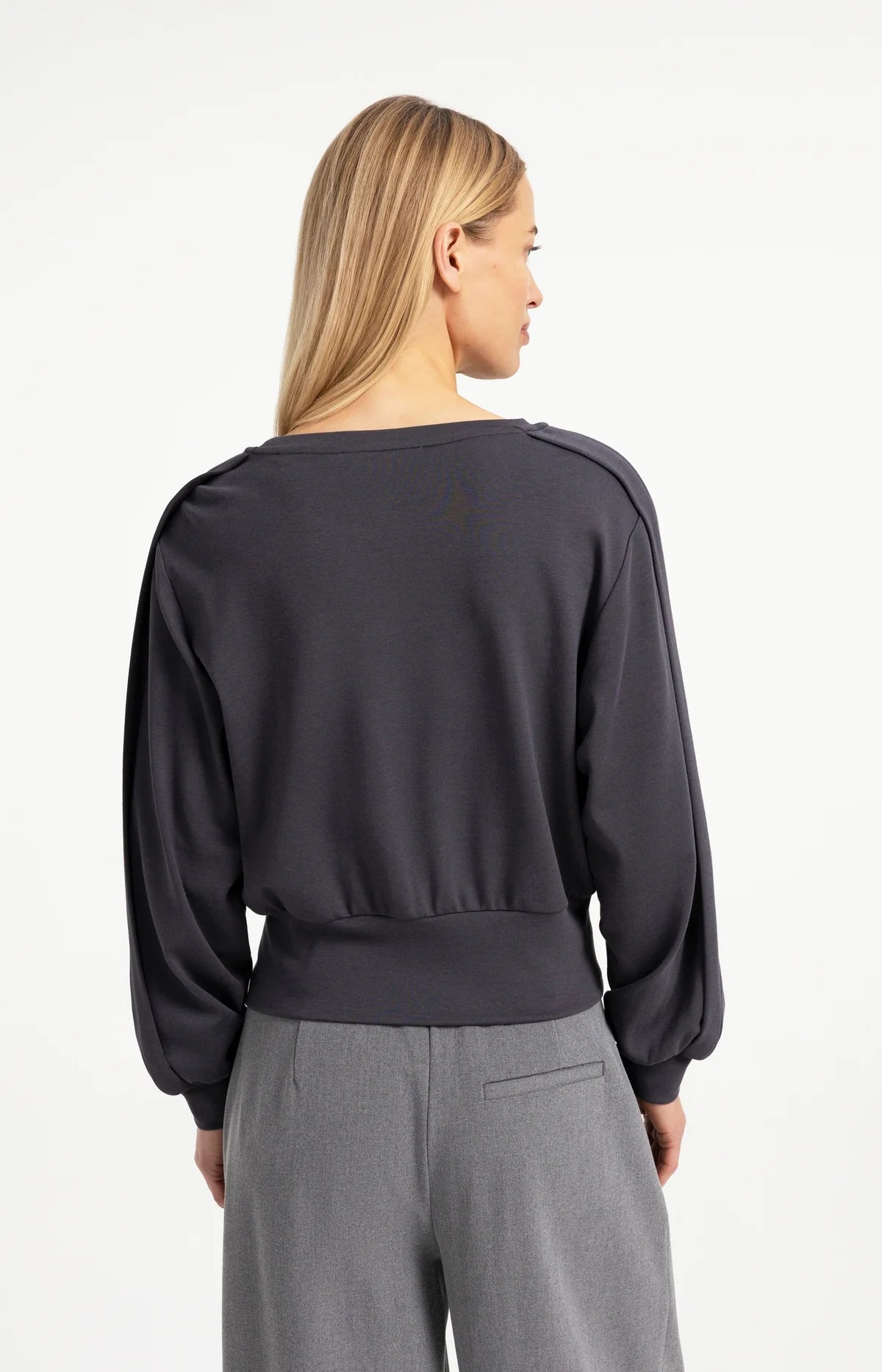 Yaya Lightweight Sweater Waistband & Folded Detail