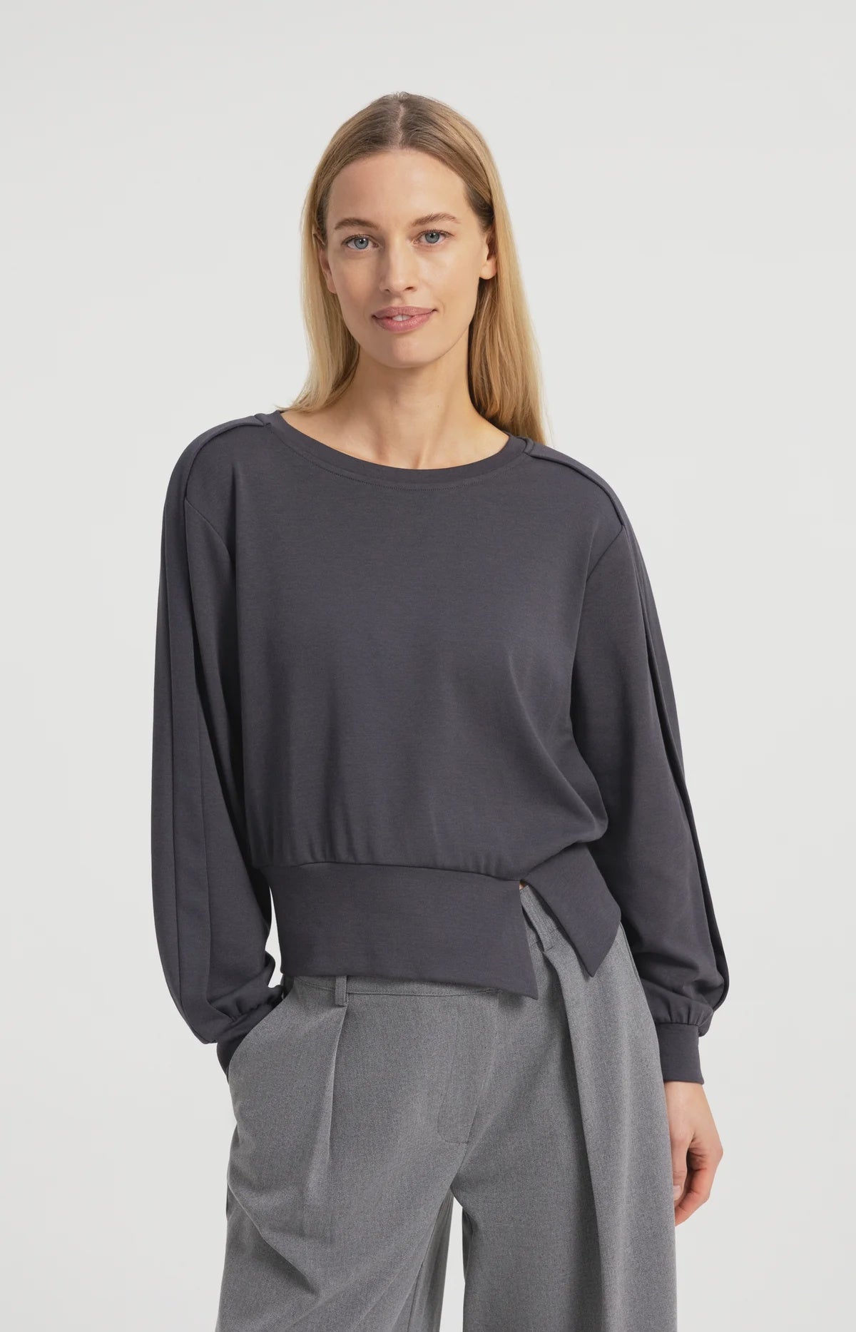 Yaya Lightweight Sweater Waistband & Folded Detail