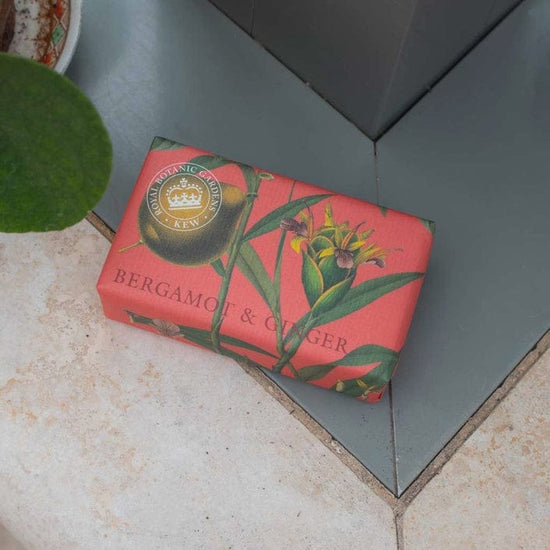 The English Soap Company Homewares Kew Gardens Bergamot and Ginger Soap